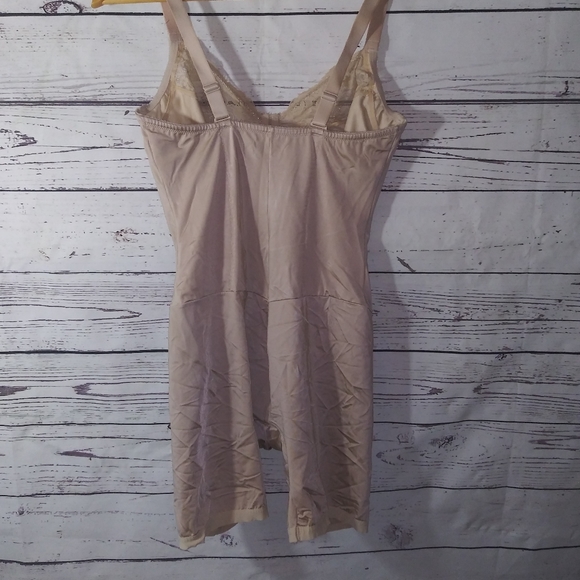 Maidenform 38D Shapewear - Picture 3 of 5